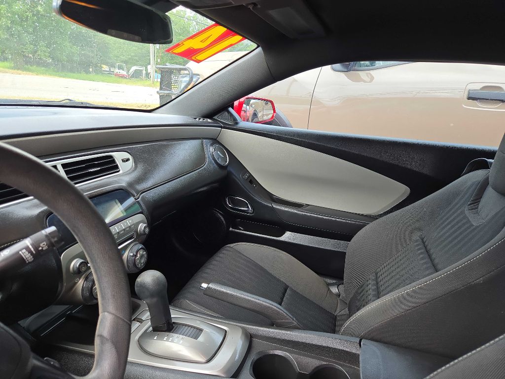 Photo 6 of this CHEVROLET CAMARO