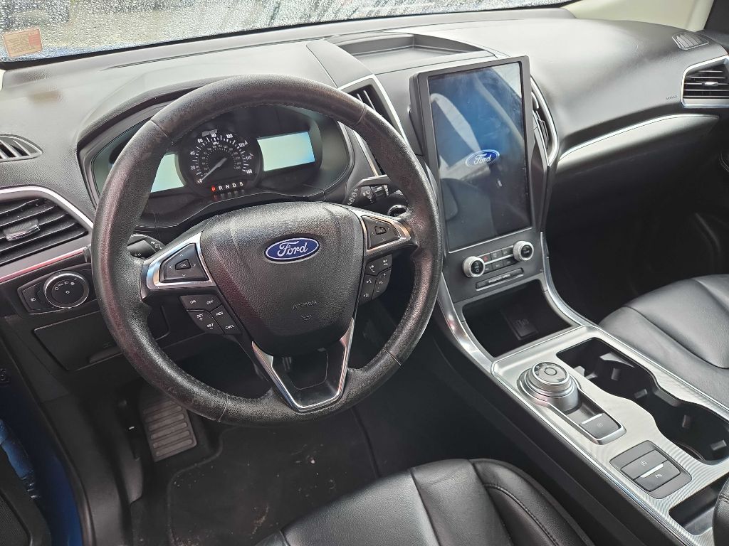 Photo 7 of this FORD EDGE