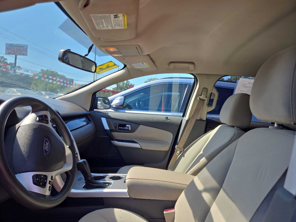 Photo 7 of this FORD EDGE