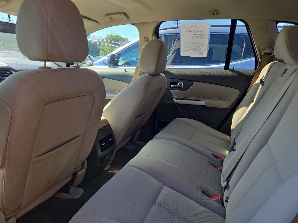 Photo 9 of this FORD EDGE