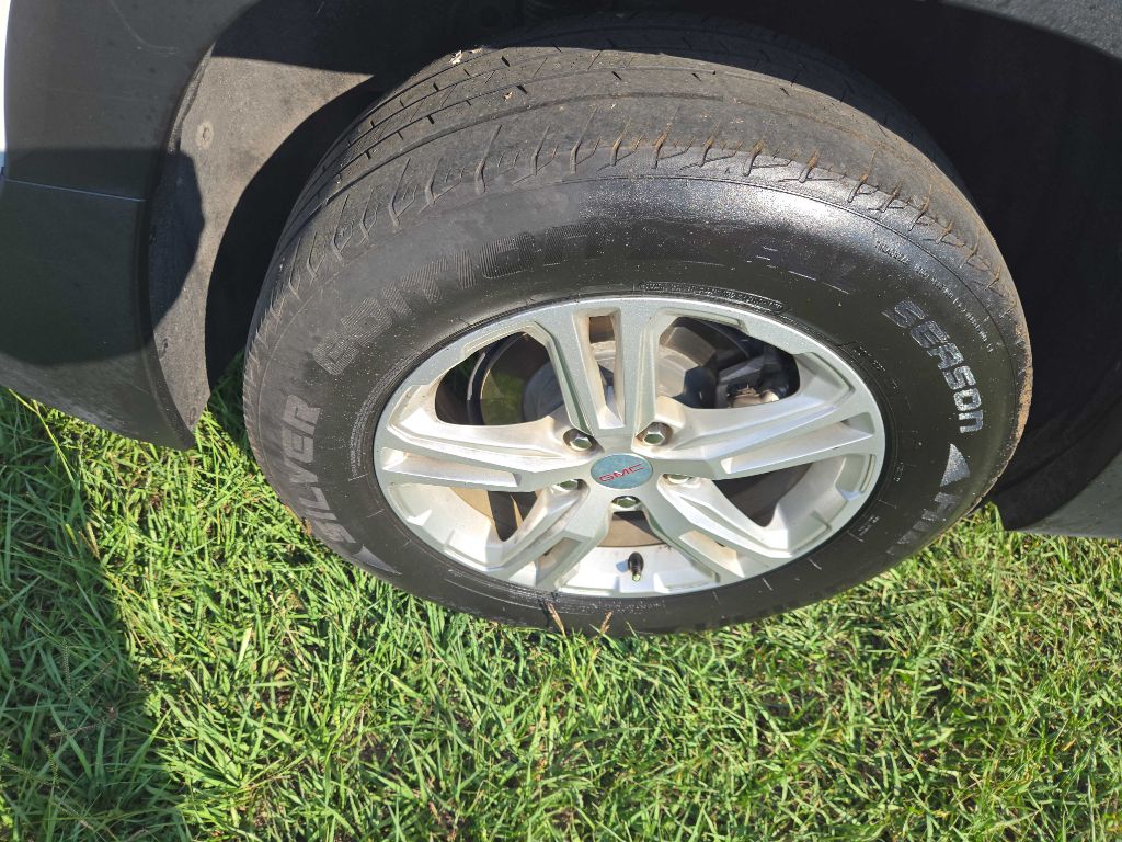 Photo 3 of this GMC TERRAIN