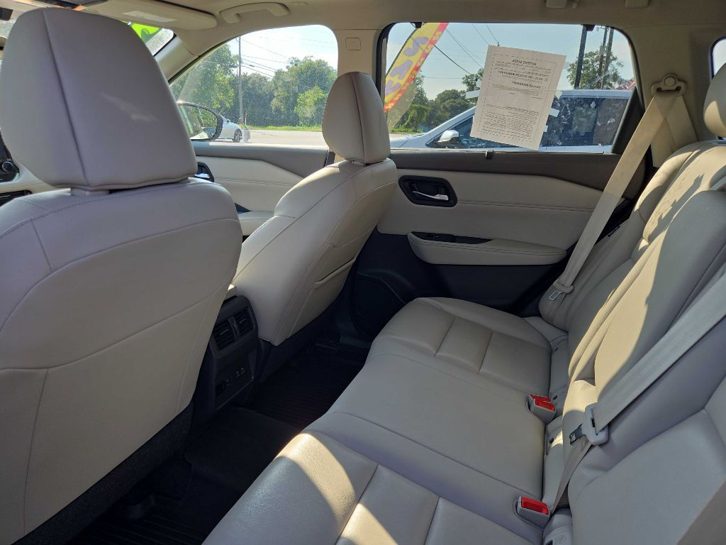 Photo 9 of this NISSAN ROGUE