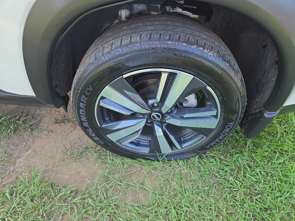 Photo 7 of this NISSAN ROGUE
