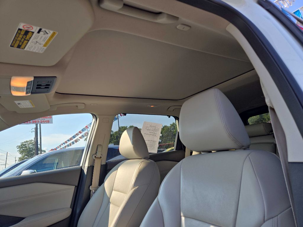Photo 6 of this NISSAN ROGUE