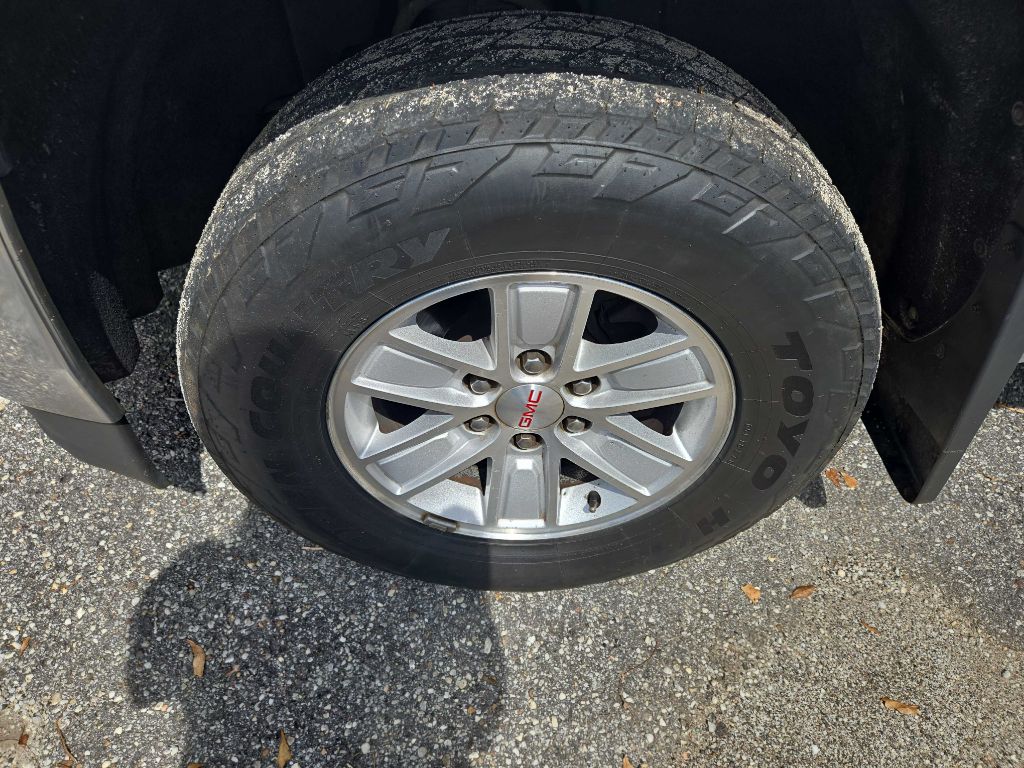 Photo 3 of this GMC SIERRA