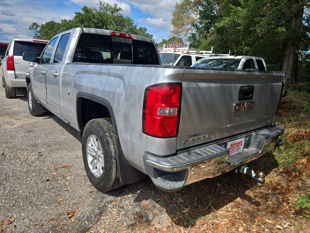 Photo 2 of this GMC SIERRA