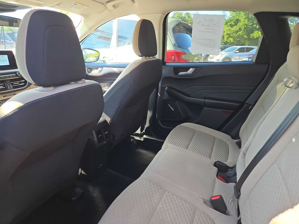 Photo 11 of this FORD ESCAPE