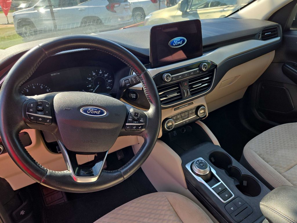 Photo 8 of this FORD ESCAPE