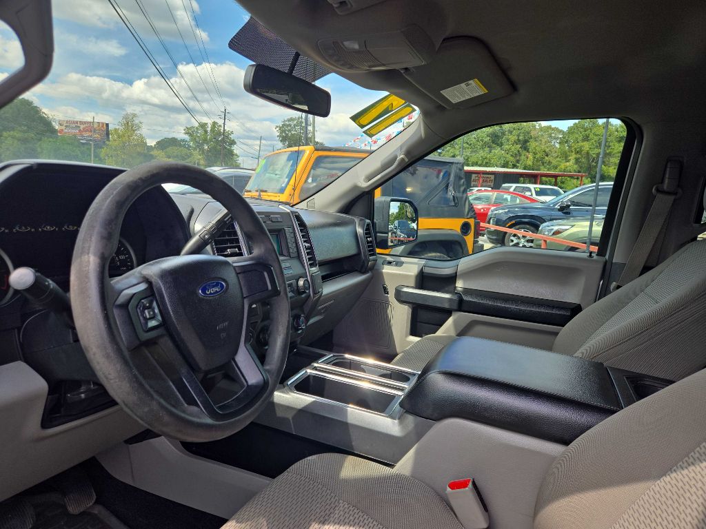 Photo 5 of this FORD F150