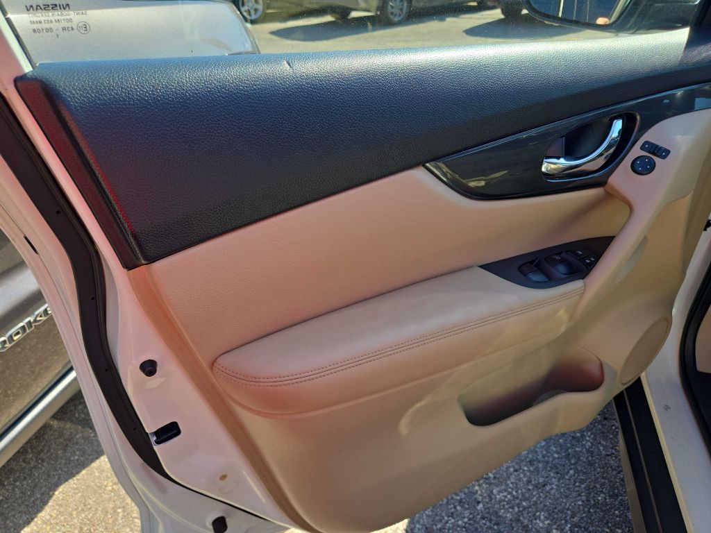 Photo 7 of this NISSAN ROGUE