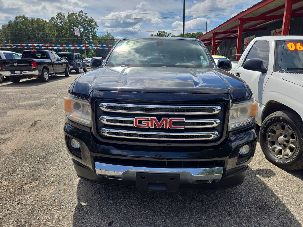 Photo 3 of this GMC CANYON