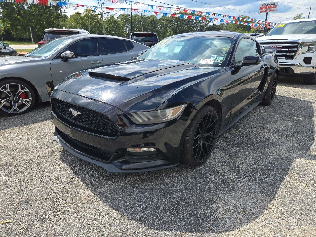 Photo 2 of this FORD MUSTANG
