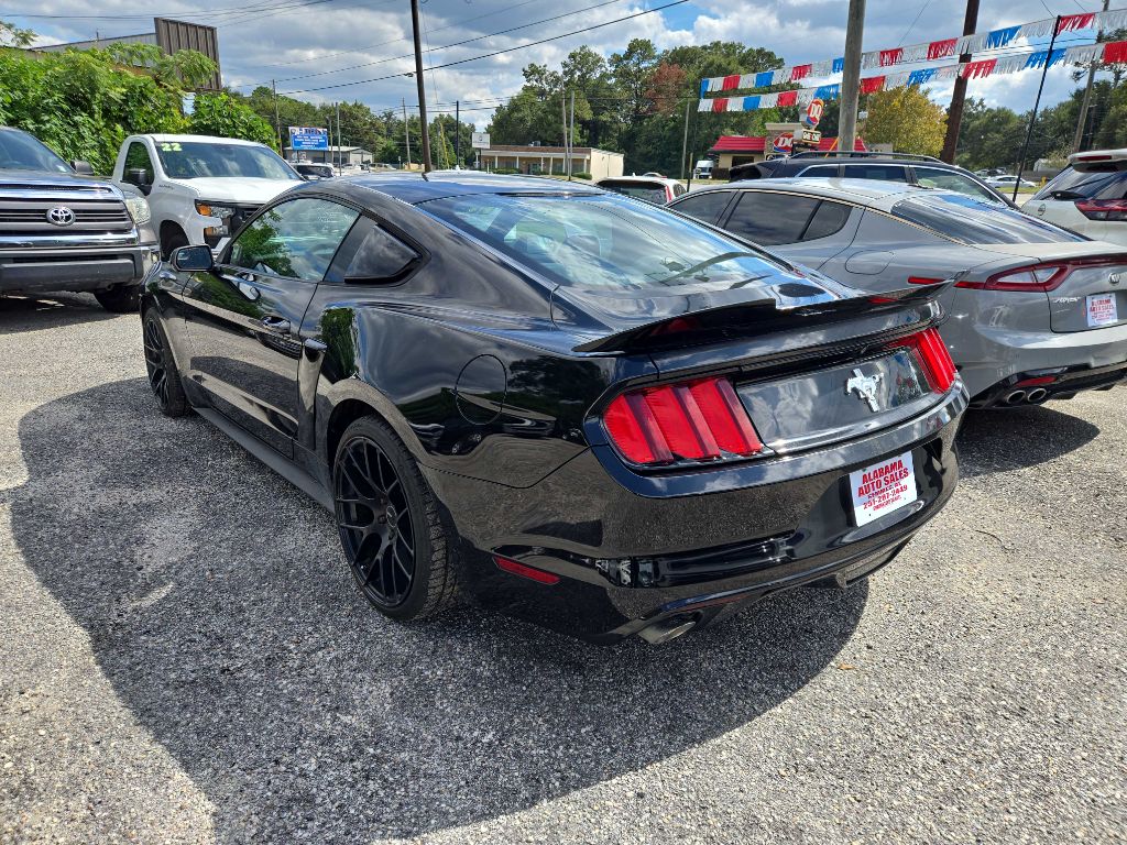 Photo 3 of this FORD MUSTANG