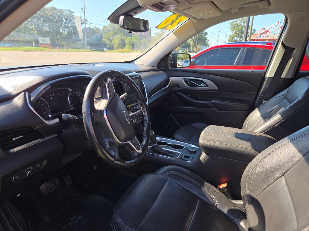 Photo 7 of this CHEVROLET TRAVERSE