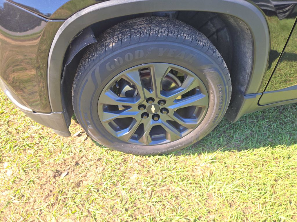Photo 5 of this CHEVROLET TRAVERSE