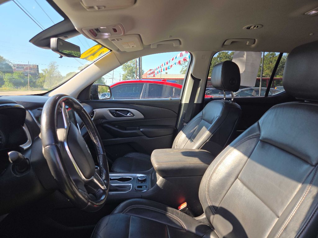 Photo 8 of this CHEVROLET TRAVERSE