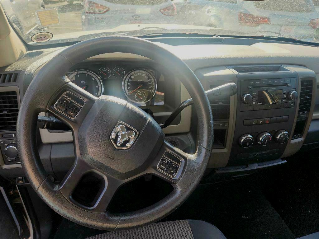 Photo 6 of this DODGE RAM 1500