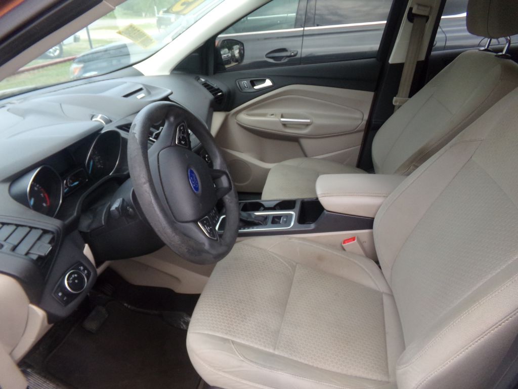 Photo 3 of this FORD ESCAPE