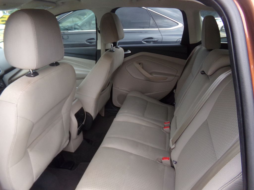 Photo 6 of this FORD ESCAPE