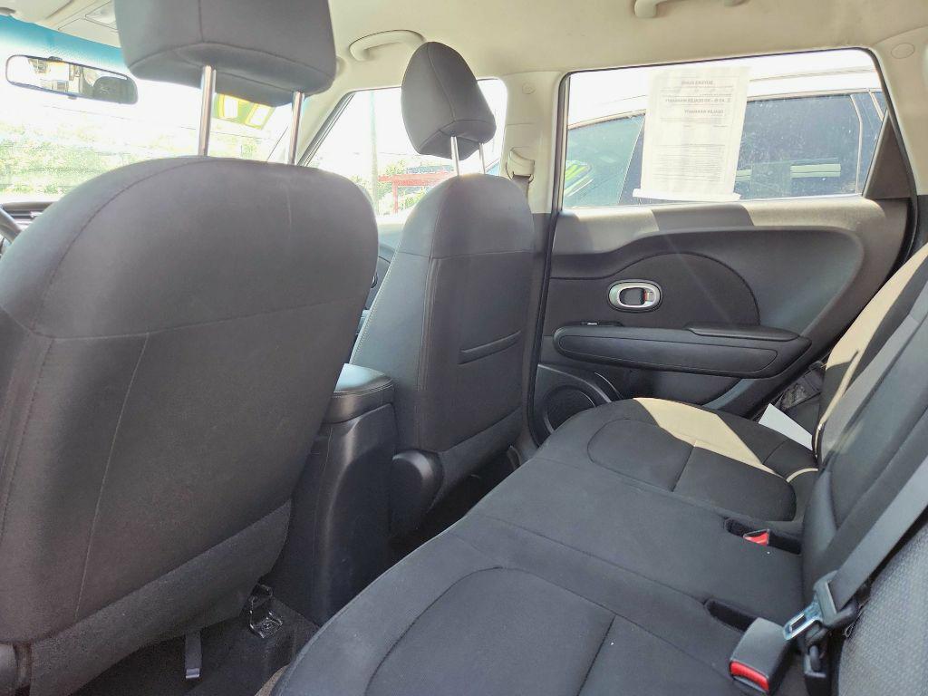 Photo 8 of this KIA SOUL