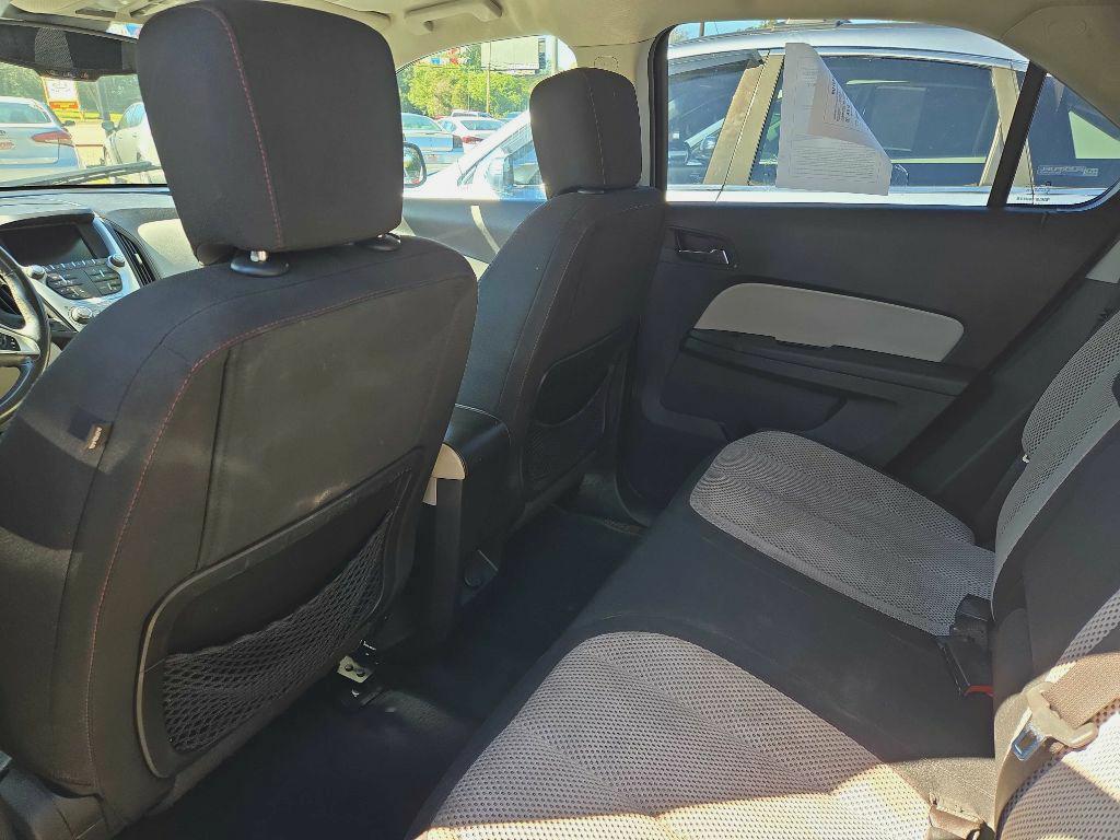 Photo 6 of this CHEVROLET EQUINOX