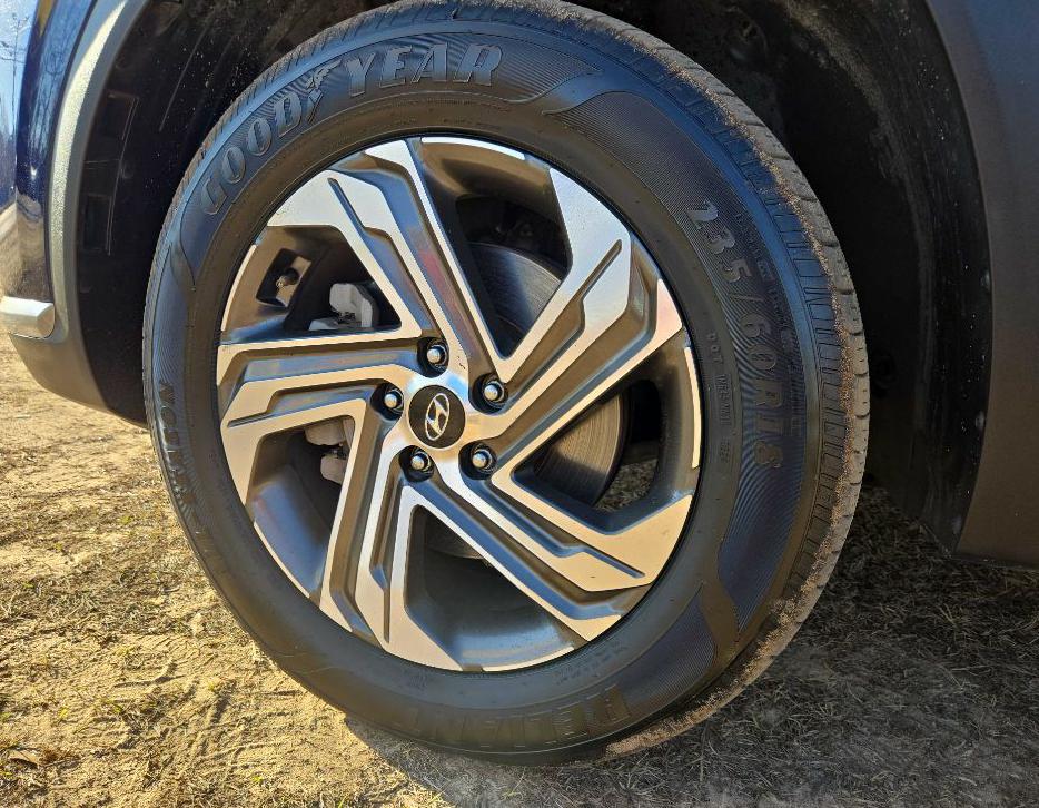 Photo 5 of this HYUNDAI SANTA FE