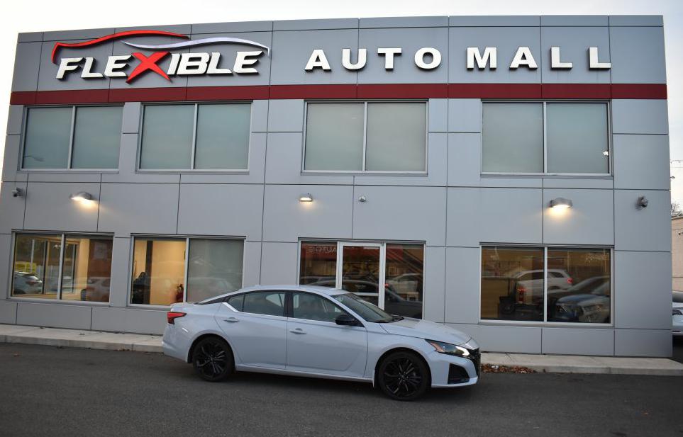 2023 Nissan Altima SR