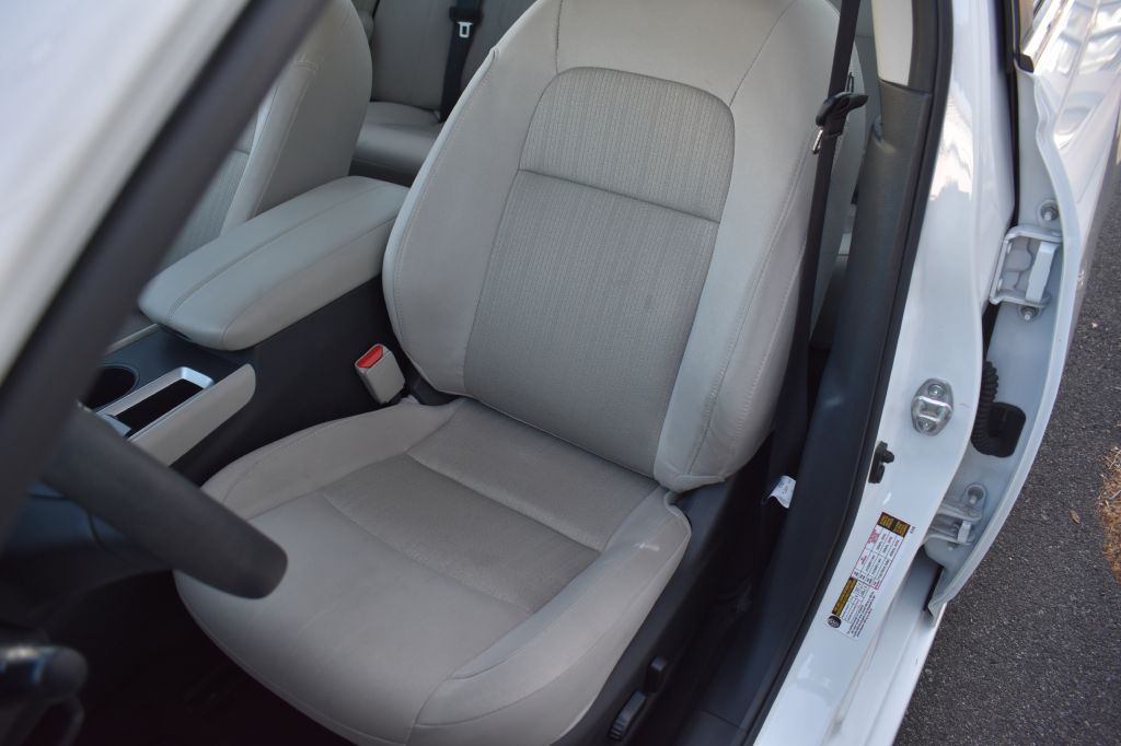 Additional photo of vehicle.