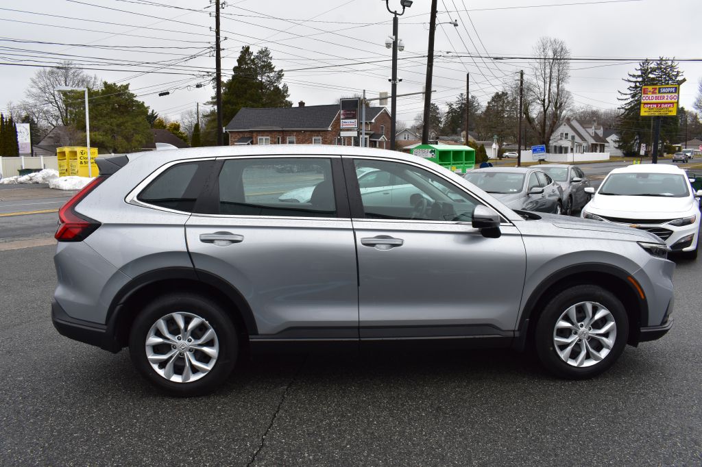 Additional photo of vehicle.
