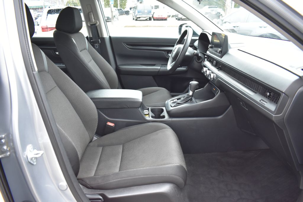 Additional photo of vehicle.
