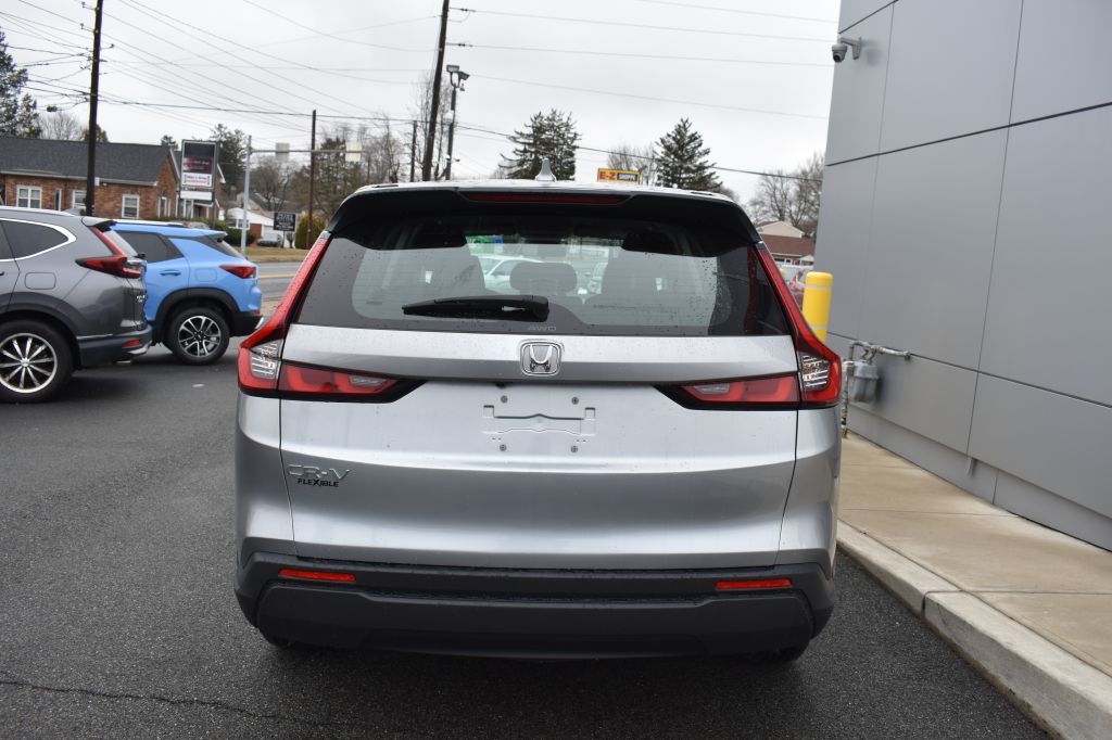 Additional photo of vehicle.