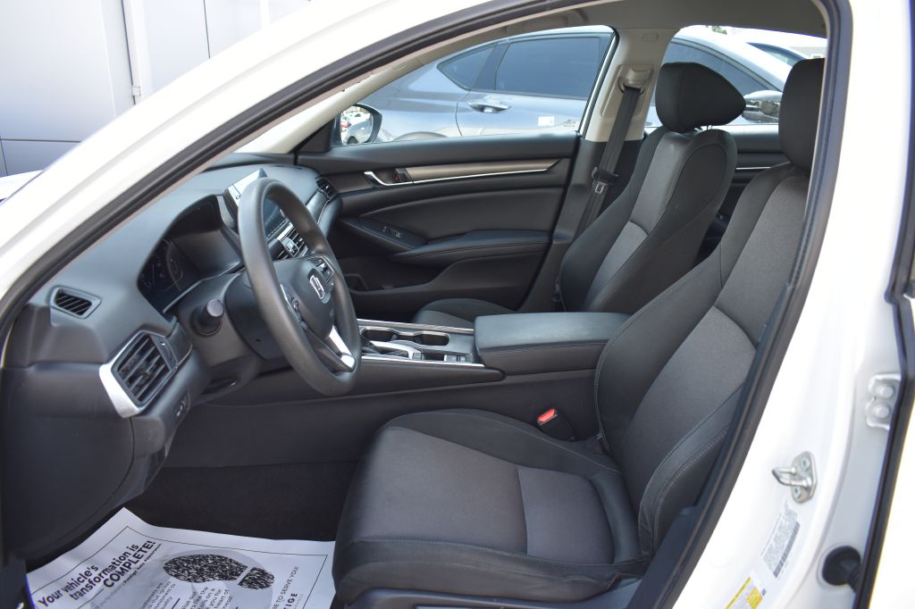 Additional photo of vehicle.