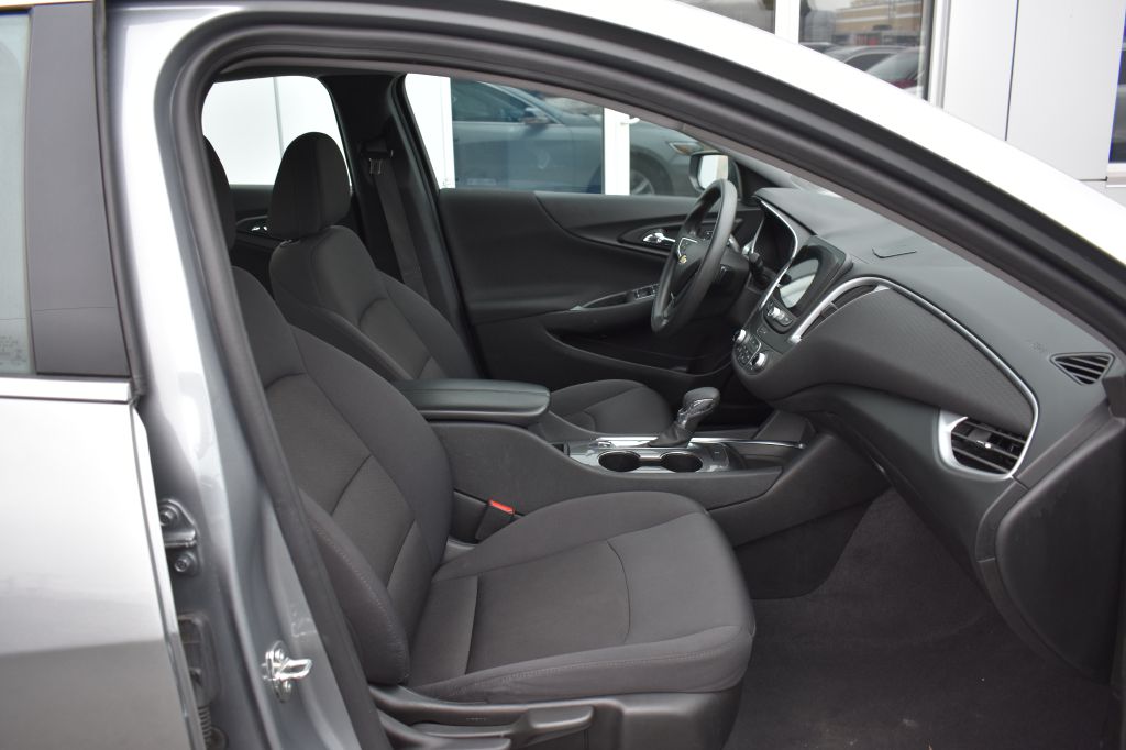2023 Chevrolet Malibu 1LT - Photo 14