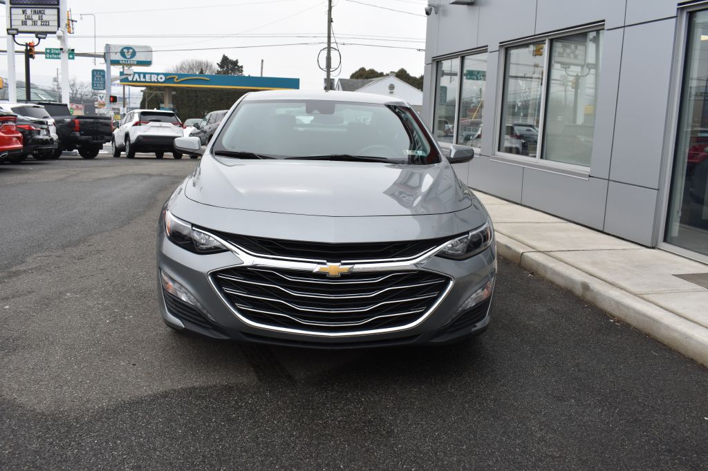 2023 Chevrolet Malibu 1LT - Photo 2