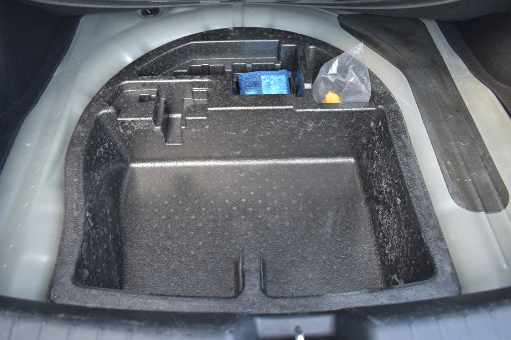 Additional photo of vehicle.