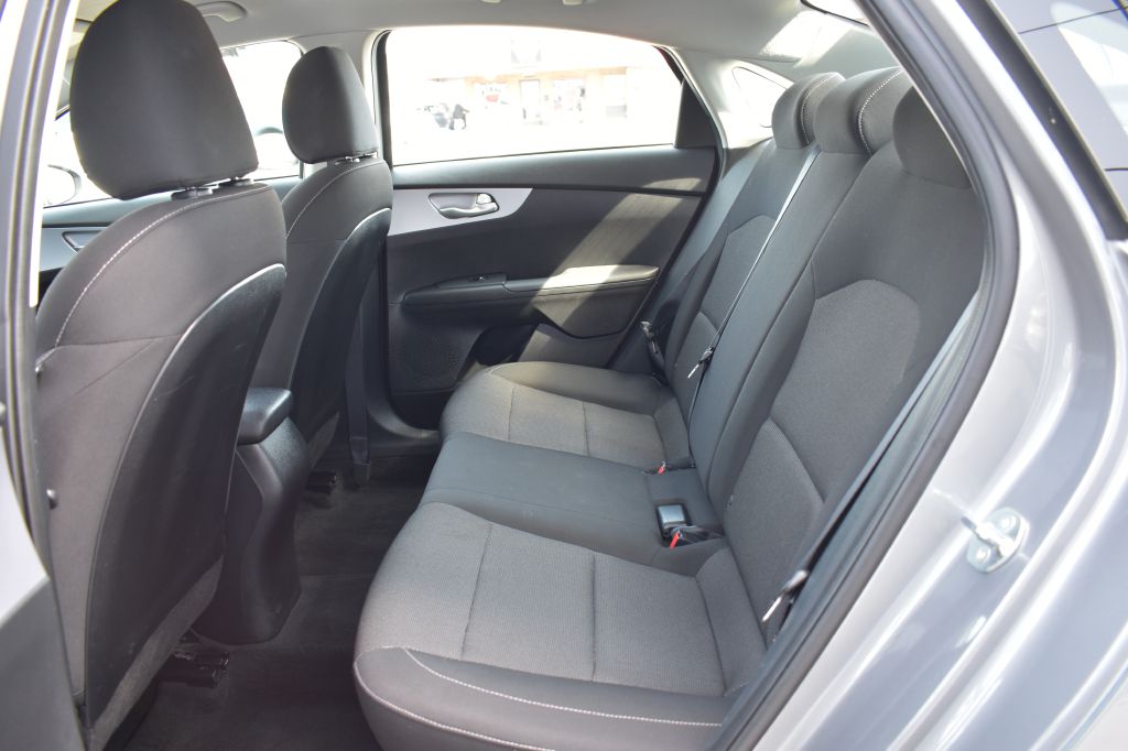 Additional photo of vehicle.