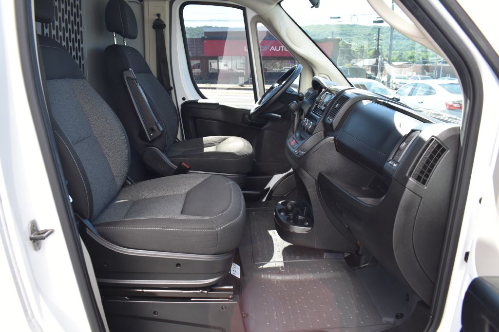 Additional photo of vehicle.