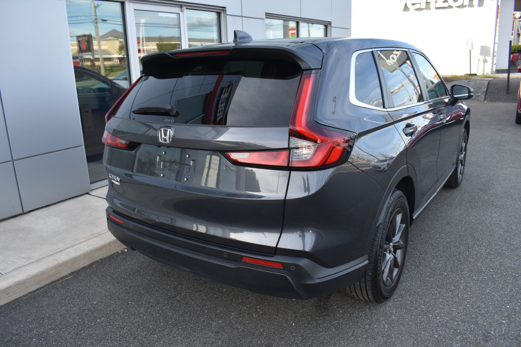 Additional photo of vehicle.
