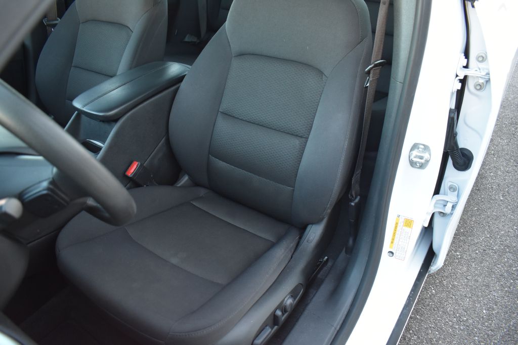 Additional photo of vehicle.
