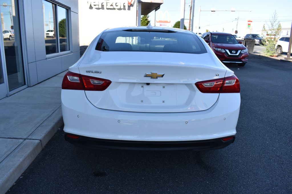 Additional photo of vehicle.