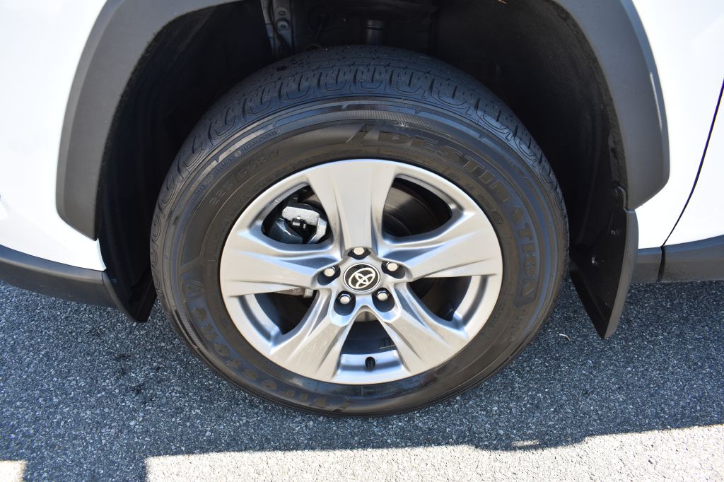 Additional photo of vehicle.