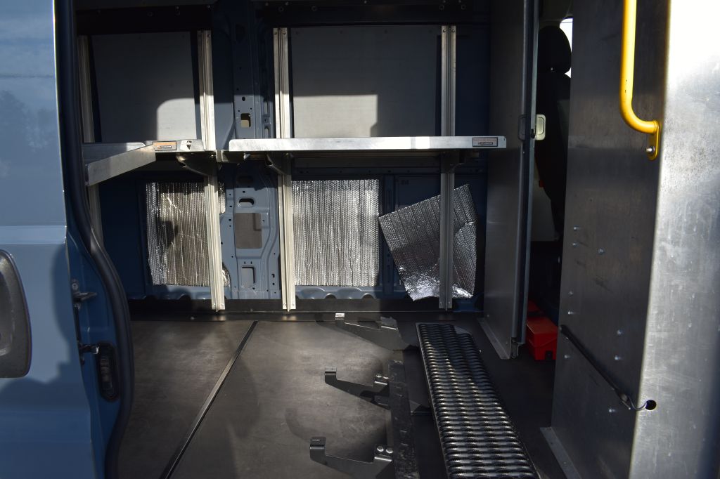Additional photo of vehicle.