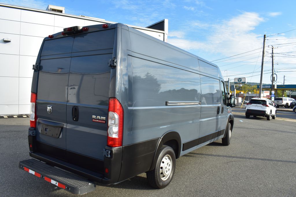 Additional photo of vehicle.