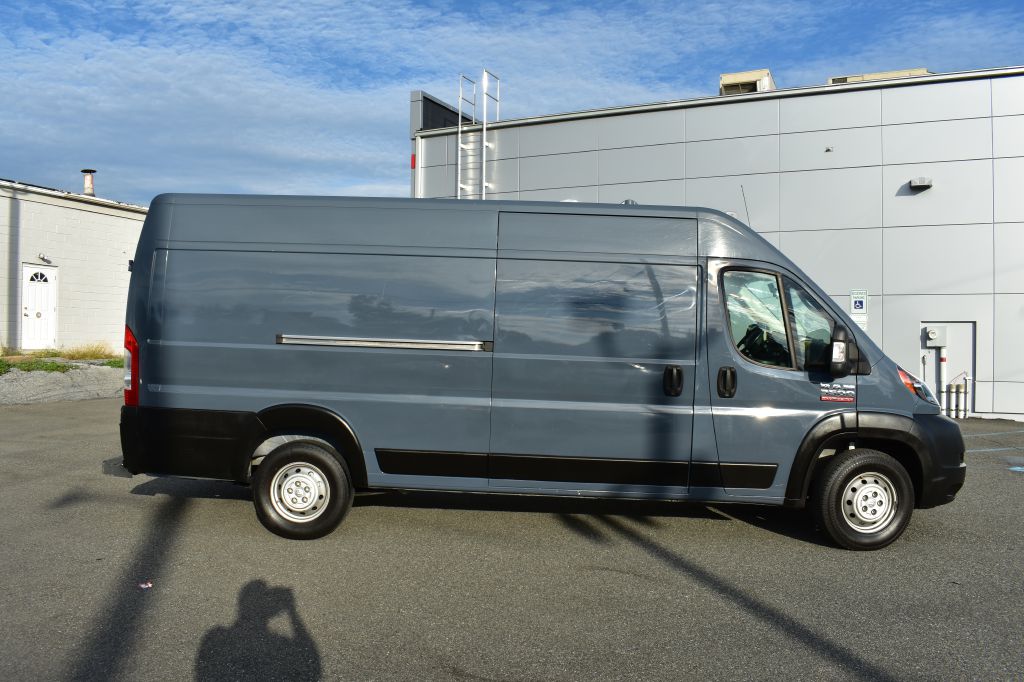 Additional photo of vehicle.