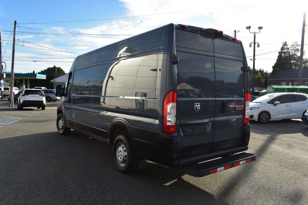 Additional photo of vehicle.