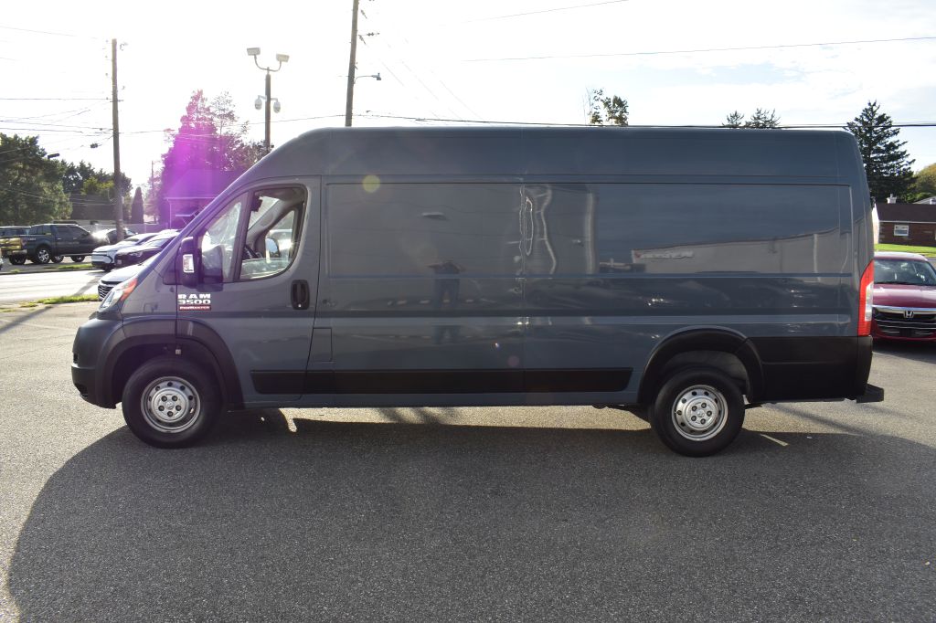 Additional photo of vehicle.