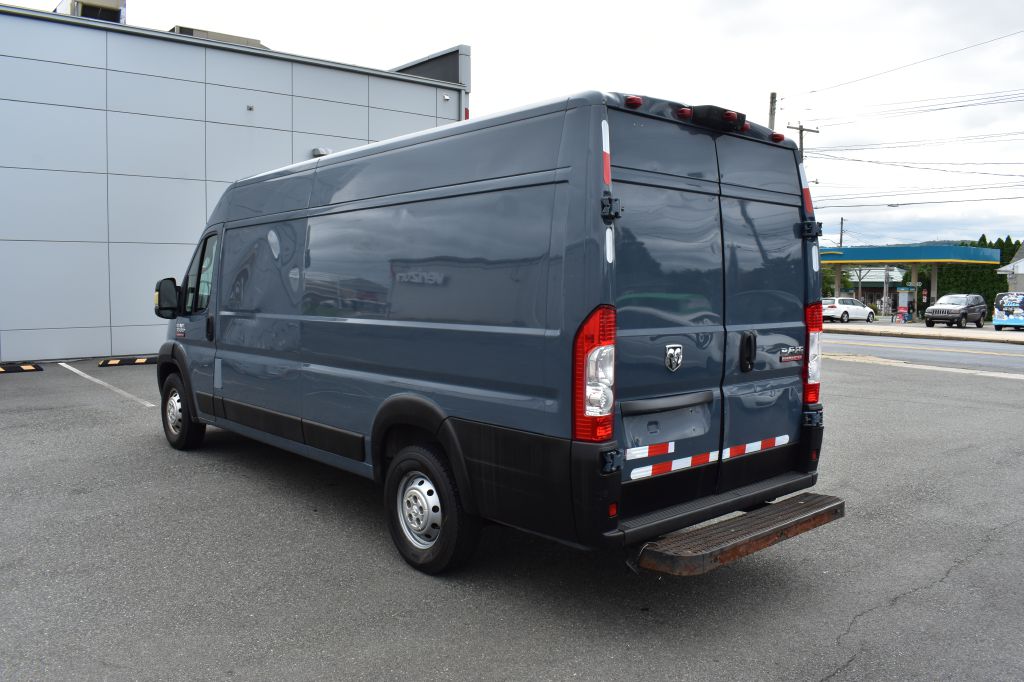Additional photo of vehicle.