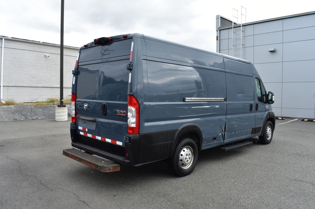 Additional photo of vehicle.