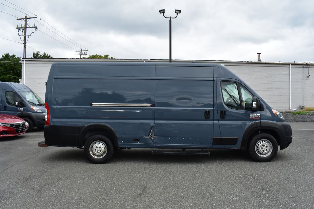 Additional photo of vehicle.
