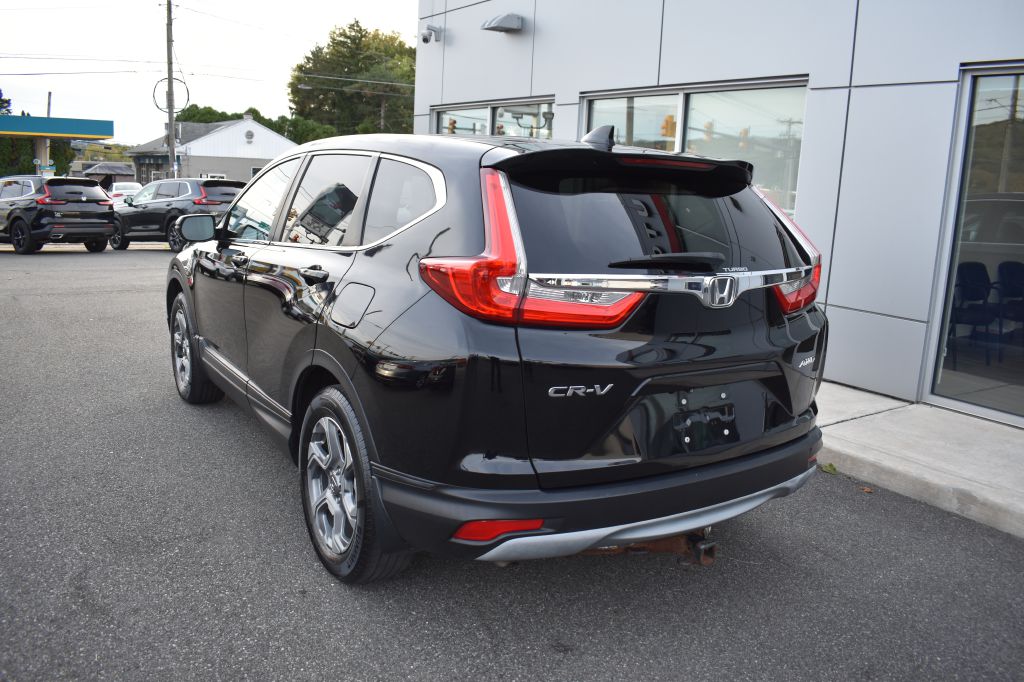 Additional photo of vehicle.